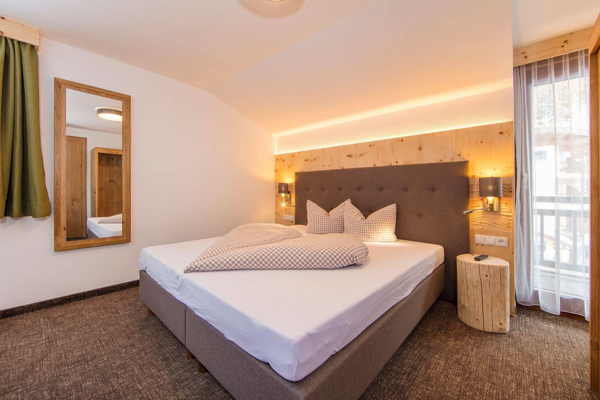 Vizensn Living Hotell Sölden Exteriör bild