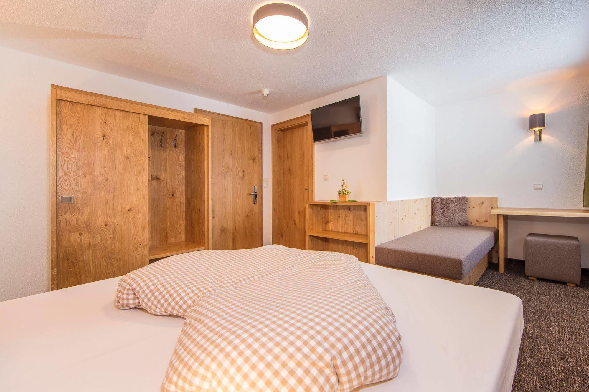 Vizensn Living Hotell Sölden Exteriör bild